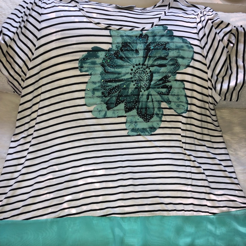 Floral textured tunic